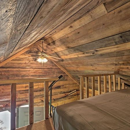 Creekside Cabin With Deck In Pisgah Forest! Barnardsville Екстериор снимка