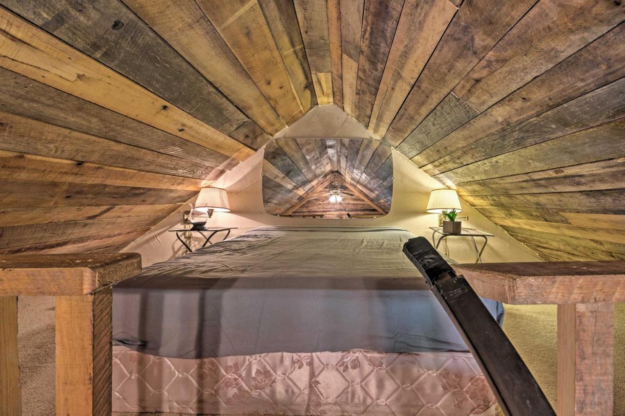 Creekside Cabin With Deck In Pisgah Forest! Barnardsville Екстериор снимка